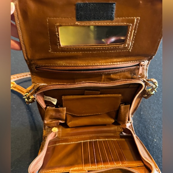 Vintage Blue and Tan Pebblesd Leather Crossbody Bag - Picture 7 of 15